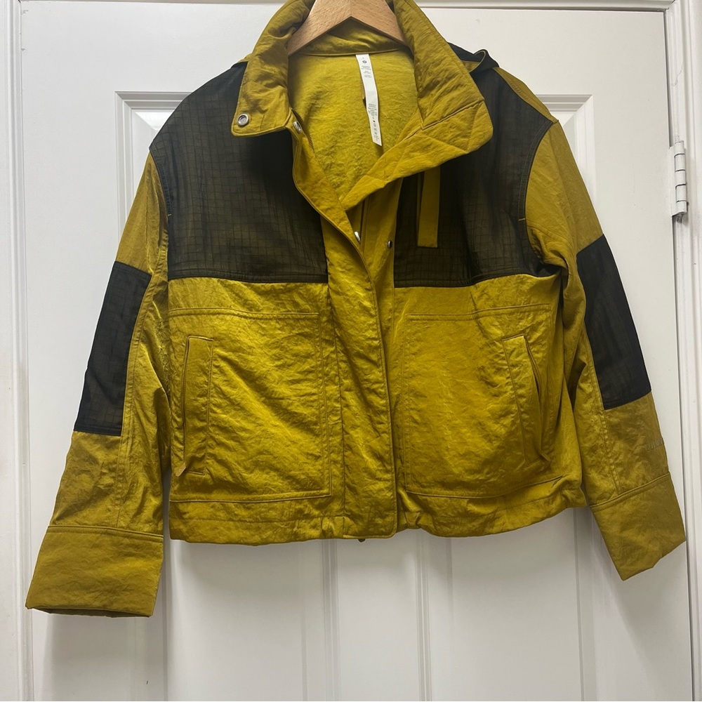 Lululemon Yellow and Black Women's Jacket